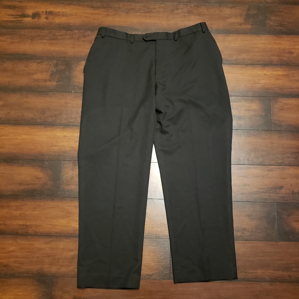 IZOD Men's Black Dress Pants